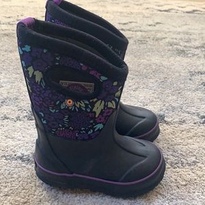 Like new Bogs snow boots ⛄️ size 9